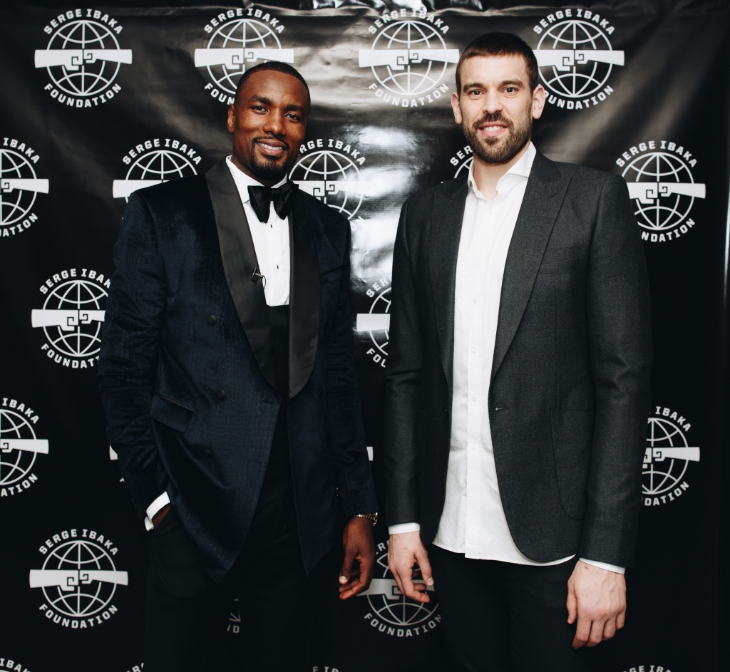 Win Fred Van Vleet's shoes with Avec Classe – Serge Ibaka Foundation